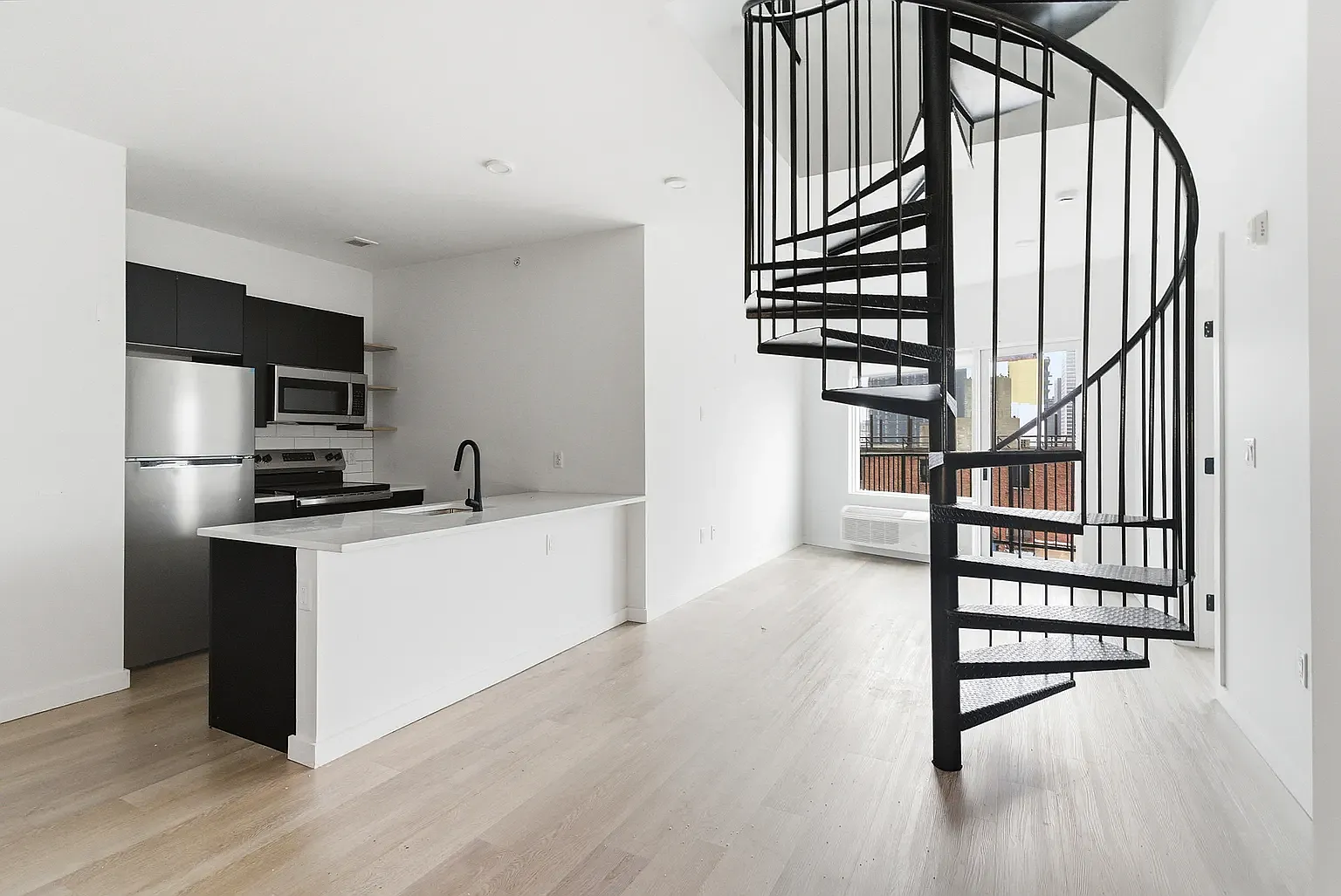 2 bed, 800 sqft, $3,399 — Photo 2
