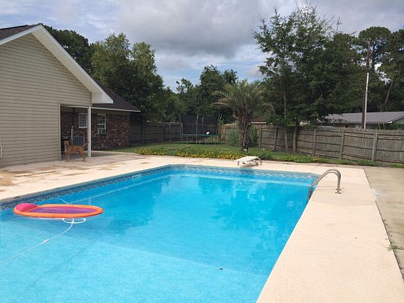 5th image of 102 Pine Lake Dr