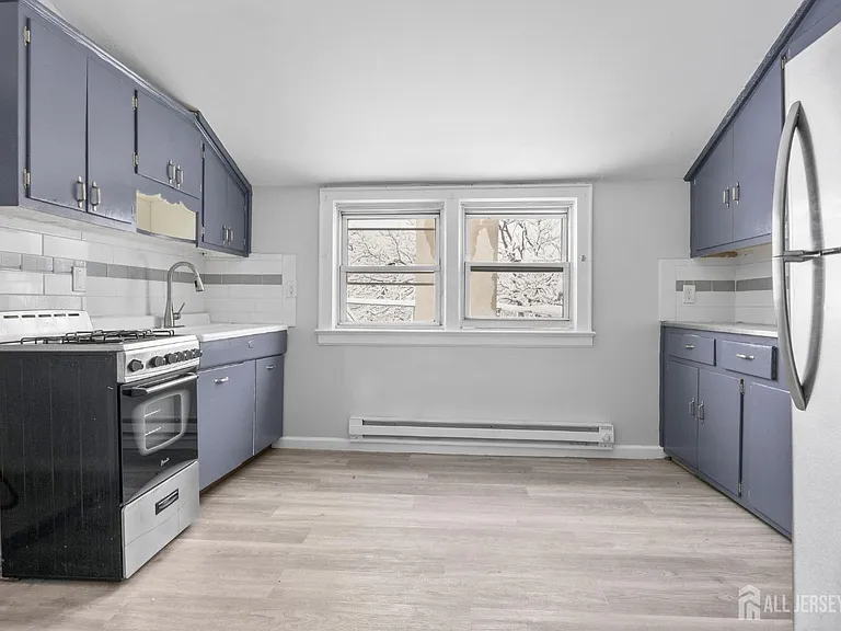 211 N 13th St #3 — Photo 1