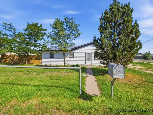 824 E Prosser Rd, Cheyenne, WY 82007