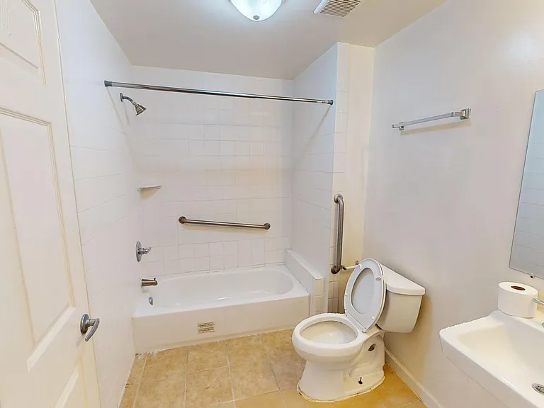 734 Park Rd NW #B4 — Photo 3