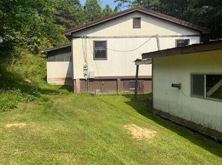 11616 Alfred Cox Rd, Pound, VA 24279