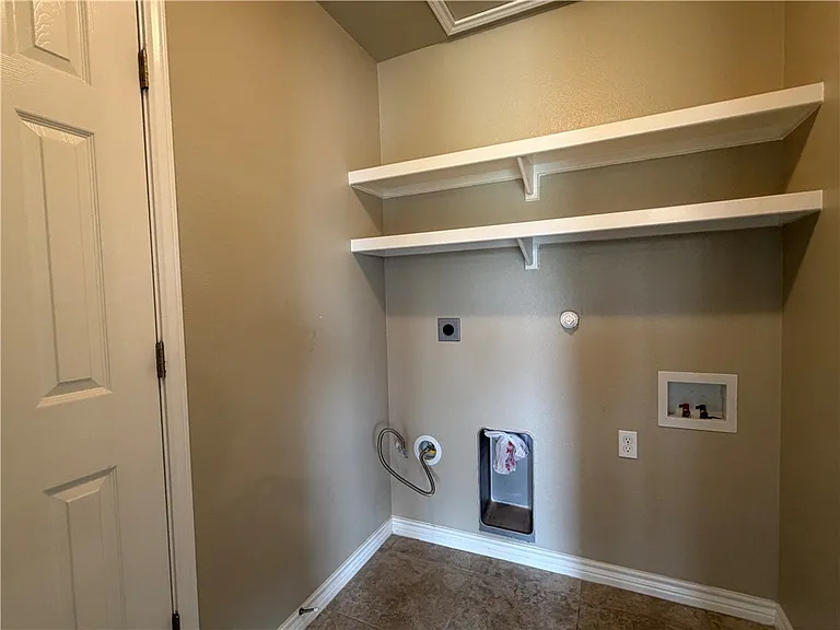 8033 Cormorant Dr — Photo 11