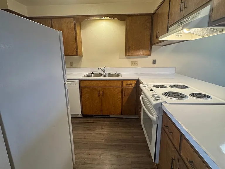 Meadow Green Townhomes — Photo 30