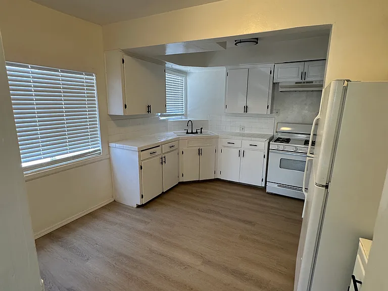 307 Millar Ave #A — Photo 3
