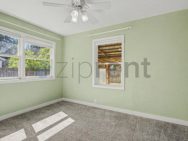 226 NE 157th Ave — Photo 9