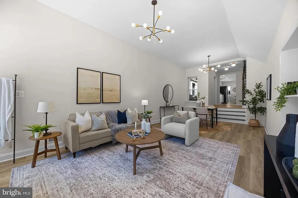 4 bed, 2.5 bath, 1566 sqft, $3,600 — Photo 3