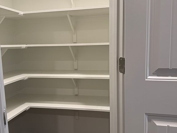 5th image of 311 Broussard Hill Dr