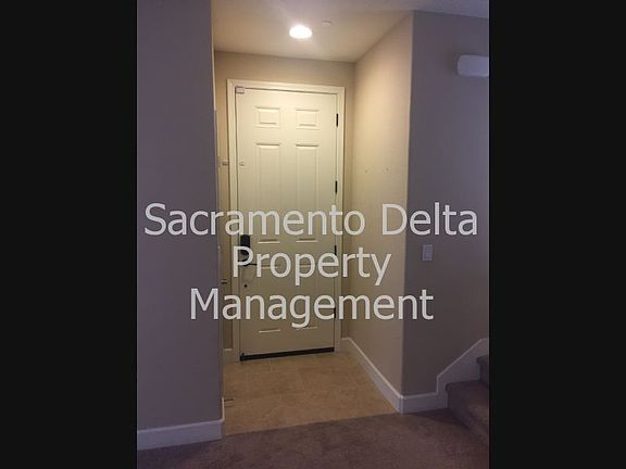 5th image of 801 Macon Pl