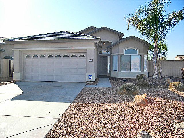 Wonderful floor plan, new appliances, corner lot