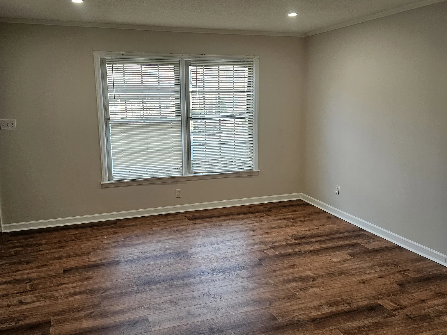 2 bed, 1100 sqft, $1,400 — Photo 2