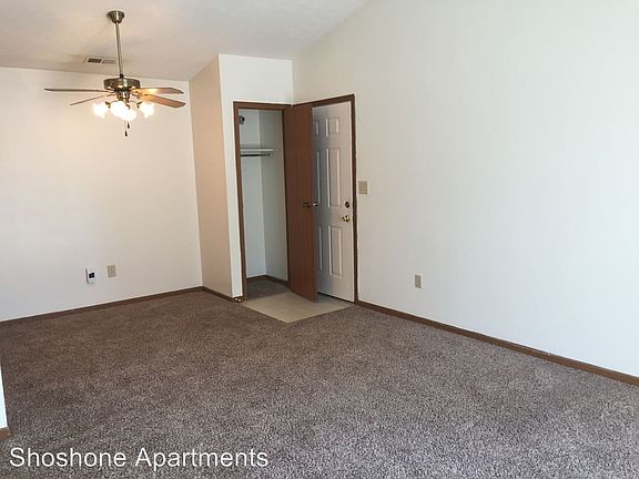 3rd image of 2305 Osage Ct APT 20