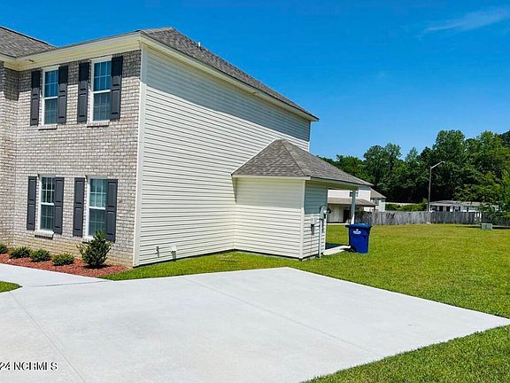 3rd image of 1500 Pine Brook Ct #B