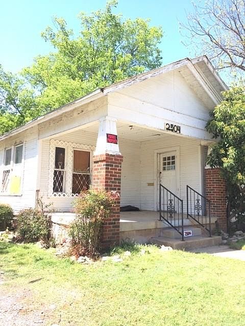 2nd image of 2504 Lewis Ave