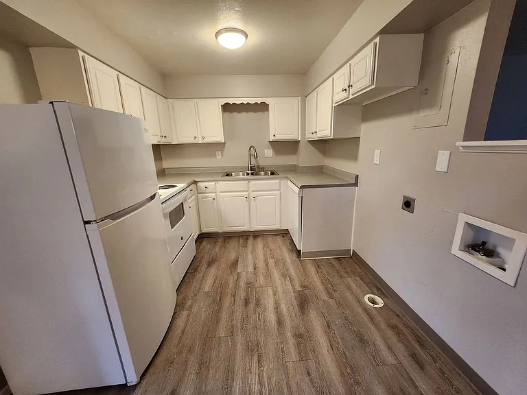 1624 S Cascade Ave #F — Photo 3