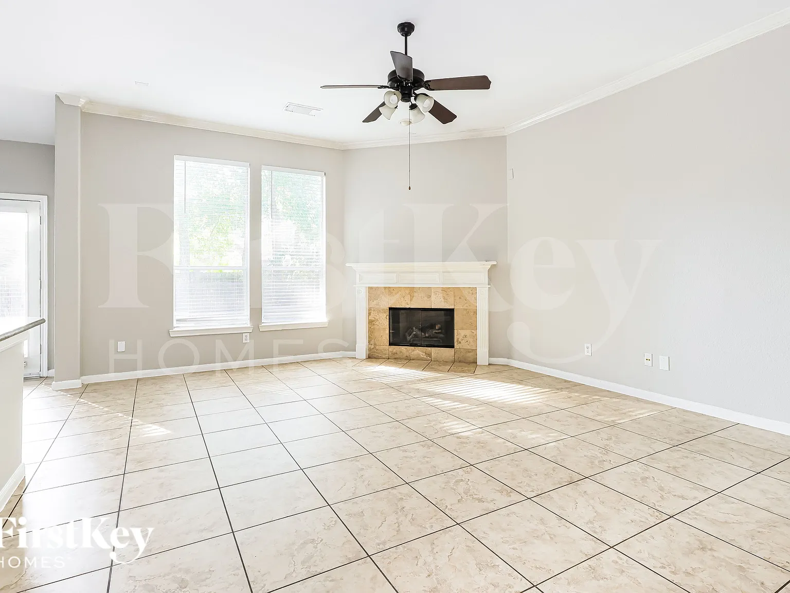 4 bed, 2.0 bath, 2294 sqft, $2,315 — Photo 4