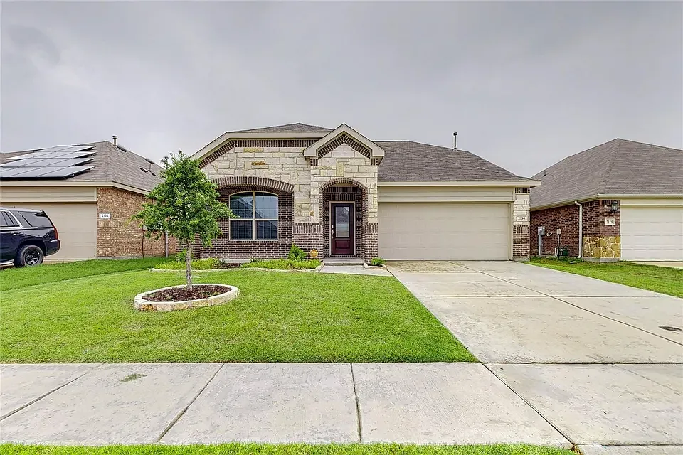 Building Photo - 2130 Clarion Dr