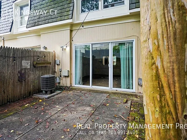 8131 Kingsway Ct — Photo 24