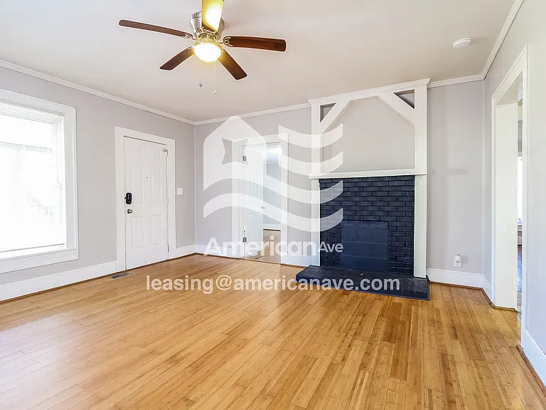 535921_003_living_room_14241627.jpg
