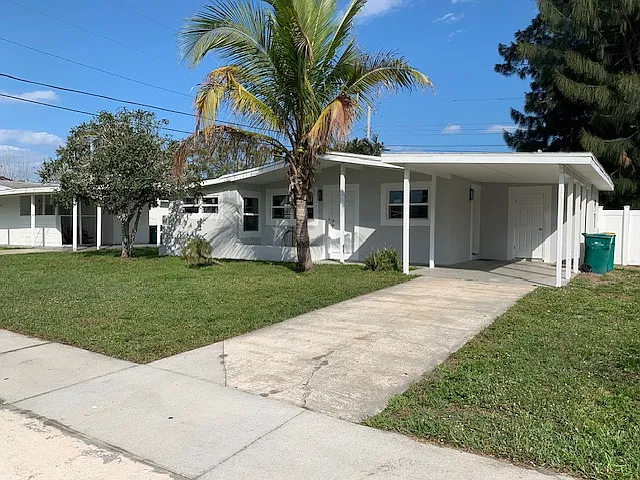 3 bed, 1.5 bath, 1054 sqft, $1,850 — Photo 3