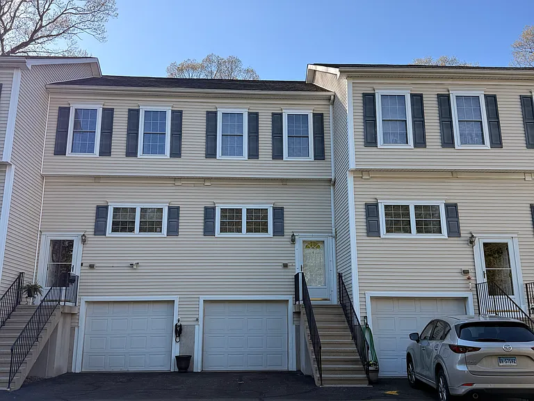 4 Laurel Heights Rd #4 — Photo 3