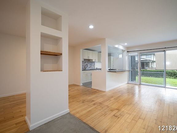 4th image of 98-448 Kilinoe St APT 907