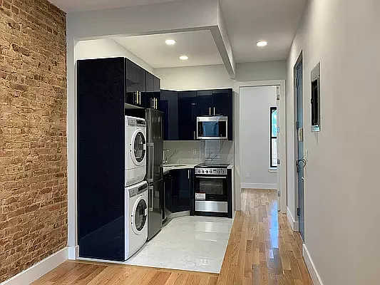 Rented by Green Leaf Management, LLC | media 11