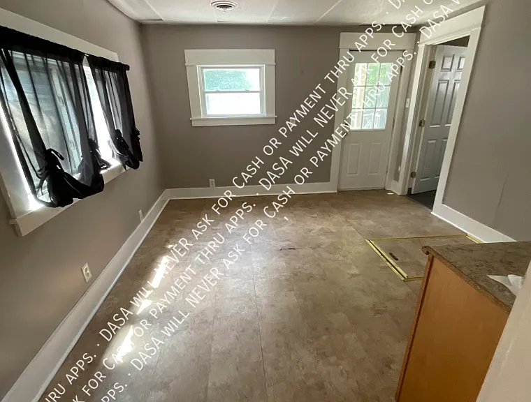 56 Peoria St #LOWER — Photo 7