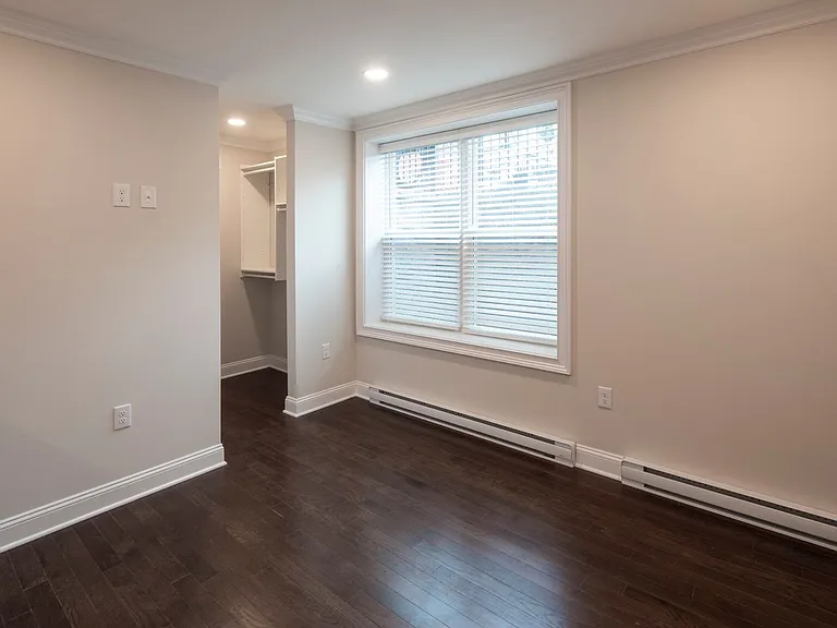 The Parkview at Polifly: In-Unit Washer & Dryer, Heat and Water Included, and Cat & Dog Friendly — Photo 9