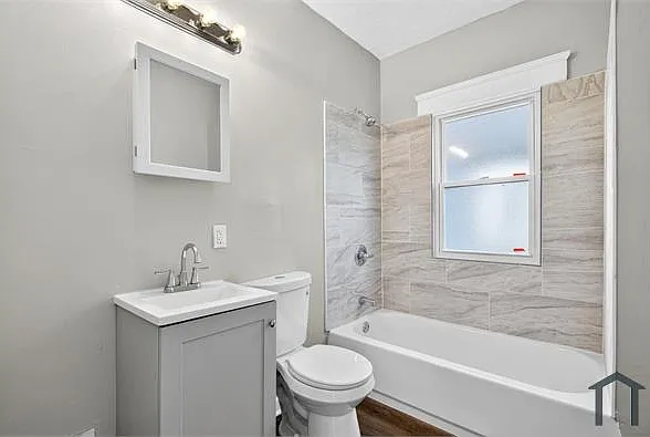 4 bed, $1,500 — Photo 2