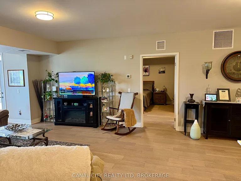 10 Albert St E #303 — Photo 6