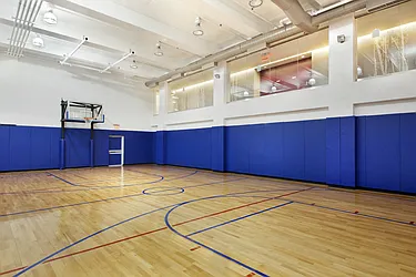 Rented by New York Casas Ltd.