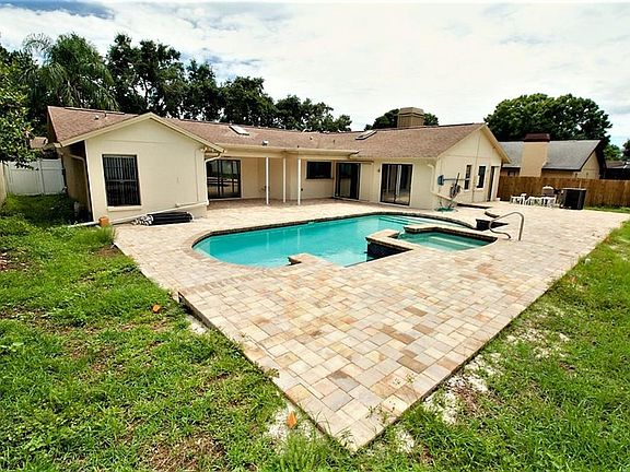 3rd image of 981 Cardigan Ln