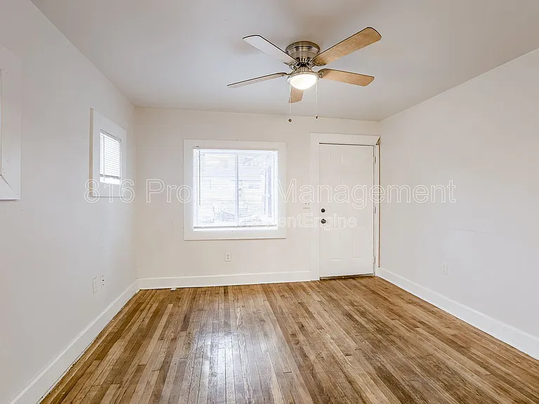 4109 Monroe Ave — Photo 3
