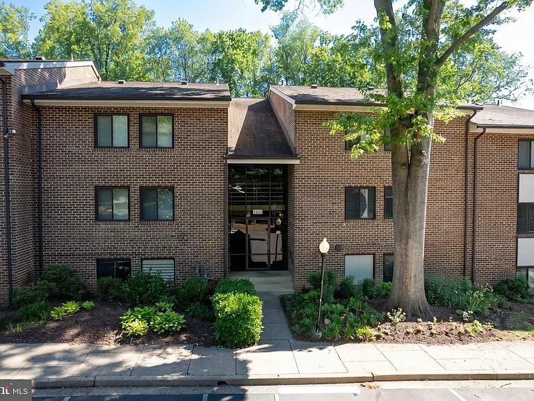 1422-1422 Northgate Sq #12B — Photo 45