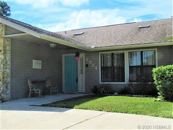 2nd image of 2924 Sabal Palm Dr