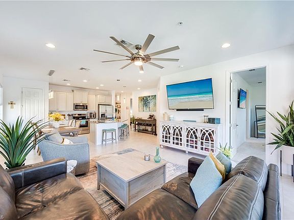 5th image of 26131 Palace LN #202