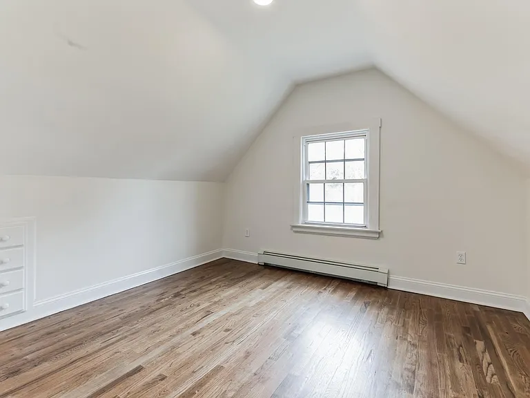 60 Maple Ave — Photo 23