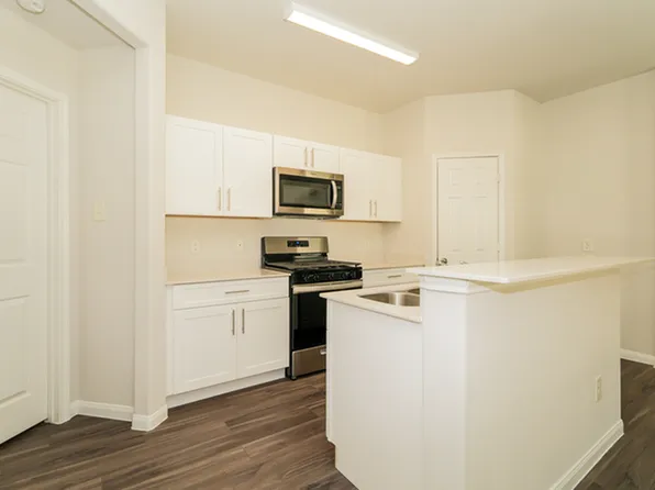 5551 Latta Plantation Dr, Katy, TX 77449