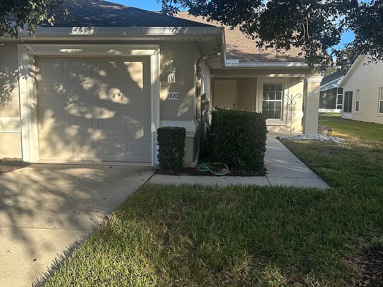 1420 Coconut Palm Cir — Photo 1