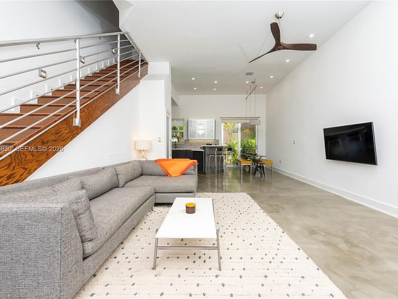 3rd image of 361 Jefferson Ave APT 3