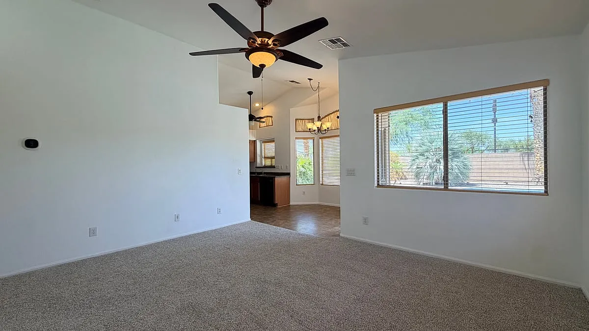 43036 West Anne Lane — Photo 2