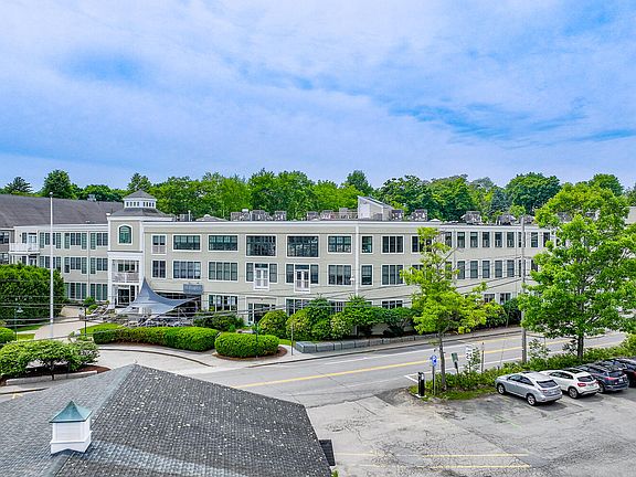 2nd image of 40 Washington Street # 310