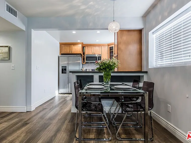 4407 Irvine Ave — Photo 7