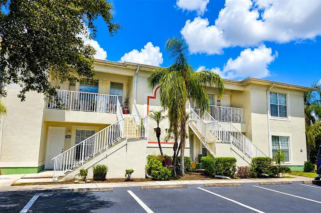 3 bed, 2.0 bath, 1260 sqft, $1,800 — Photo 1