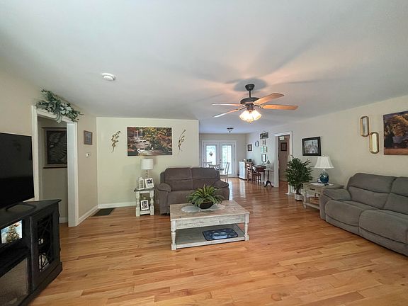 2nd image of 292 White Oak Dr