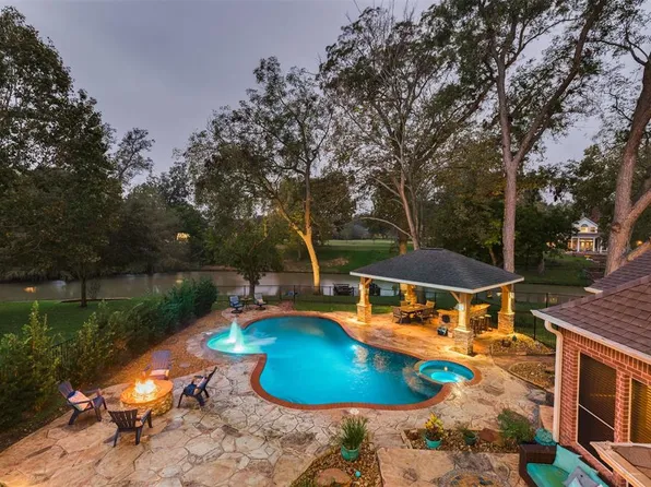 5107 Westerdale Dr, Weston Lakes, TX 77441