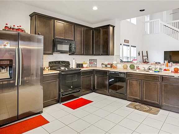 5th image of 13416 Henneman Dr