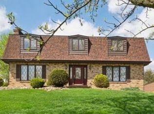 335 Country View Dr, Irwin, PA 15642