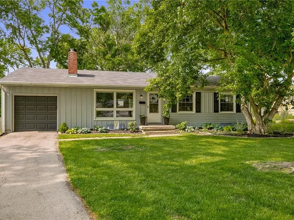 7135 Conser St, Overland Park, KS 66204